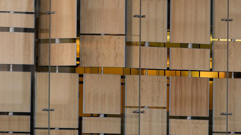 Decorative wooden plate wall